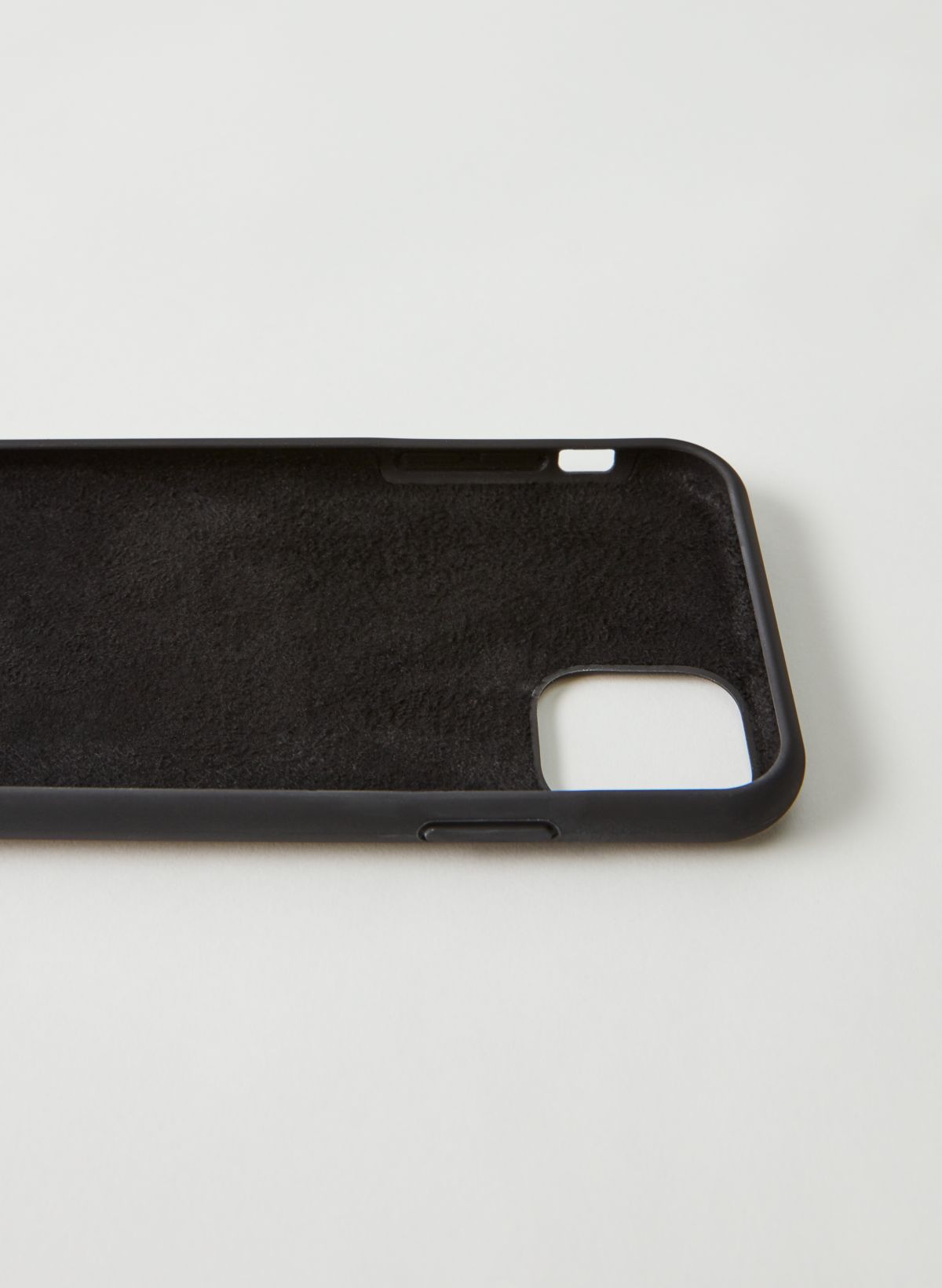 Auxiliary IPHONE 11 CASE Aritzia CA