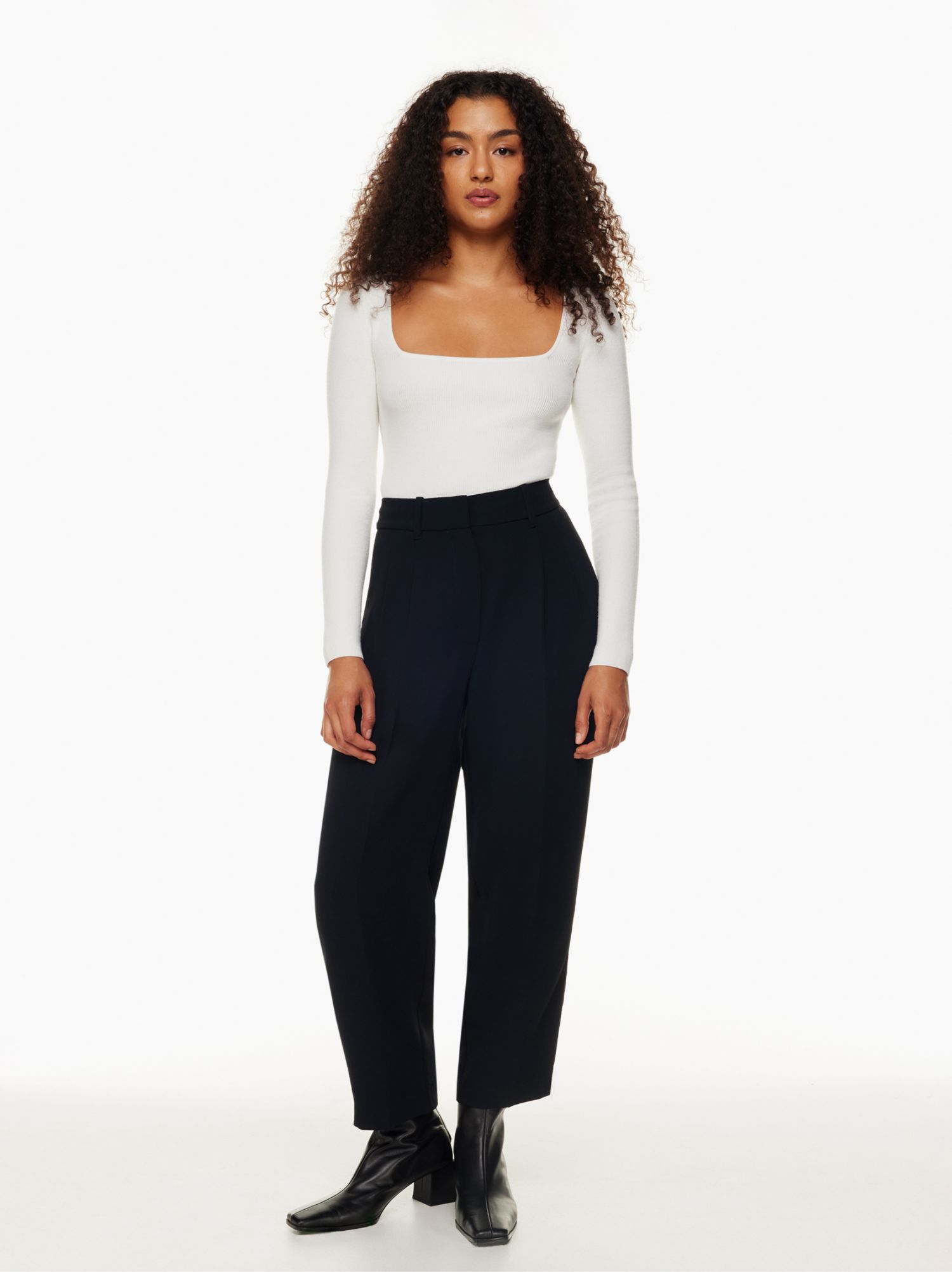 Carrot pants are so underrated for petite/small waist frames, great  alternative if you feel swallowed by Effortless Pants : r/Aritzia