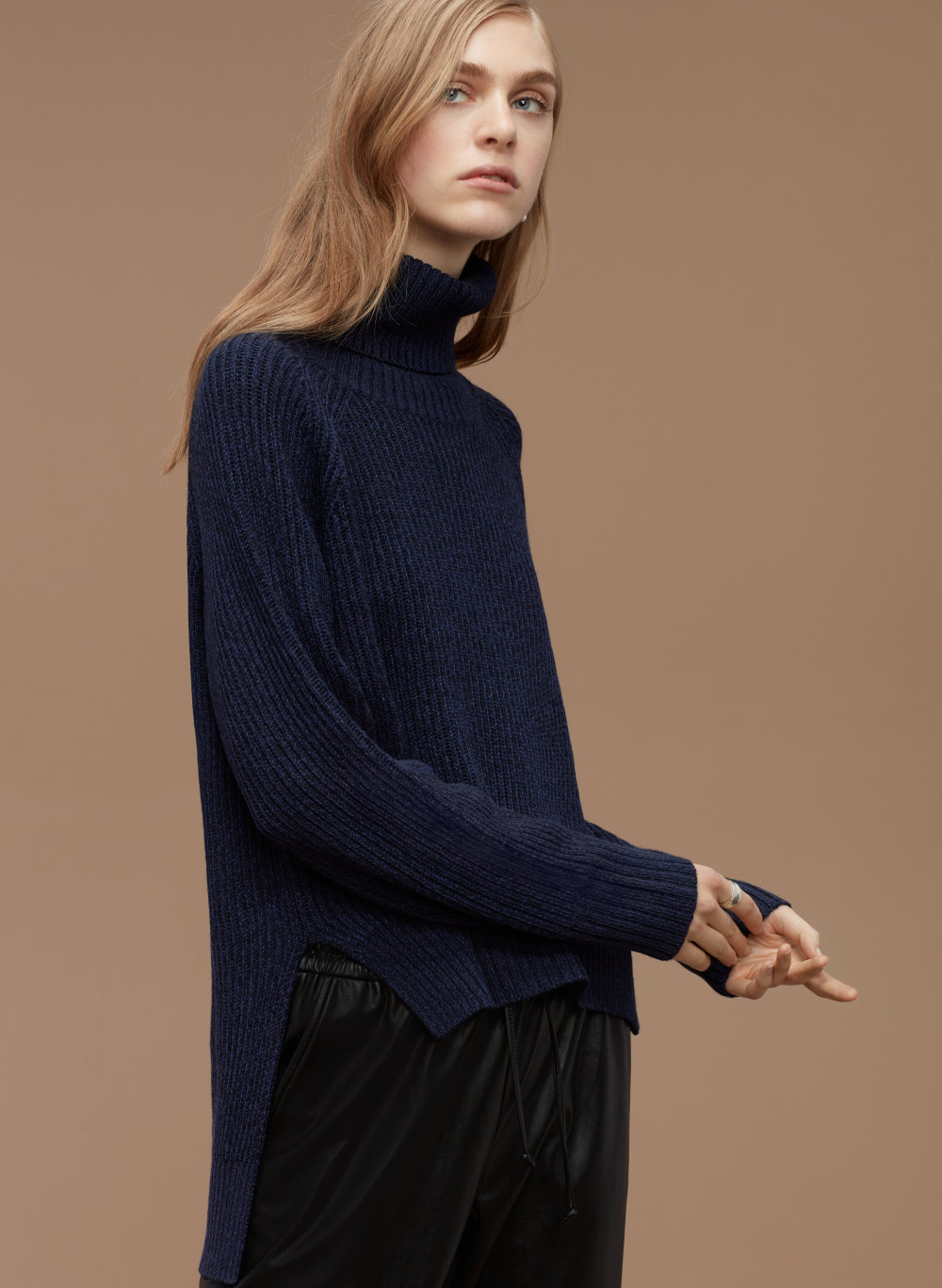 Wilfred Free LIN SWEATER | Aritzia