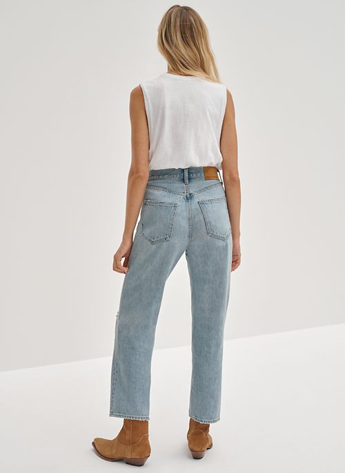 THE JONI HIGH RISE LOOSE 26L - Super high-waisted, loose cropped jeans