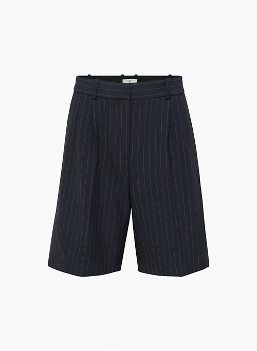 PLEATED BERMUDA SHORT - Softly structured pleated wide-leg shorts