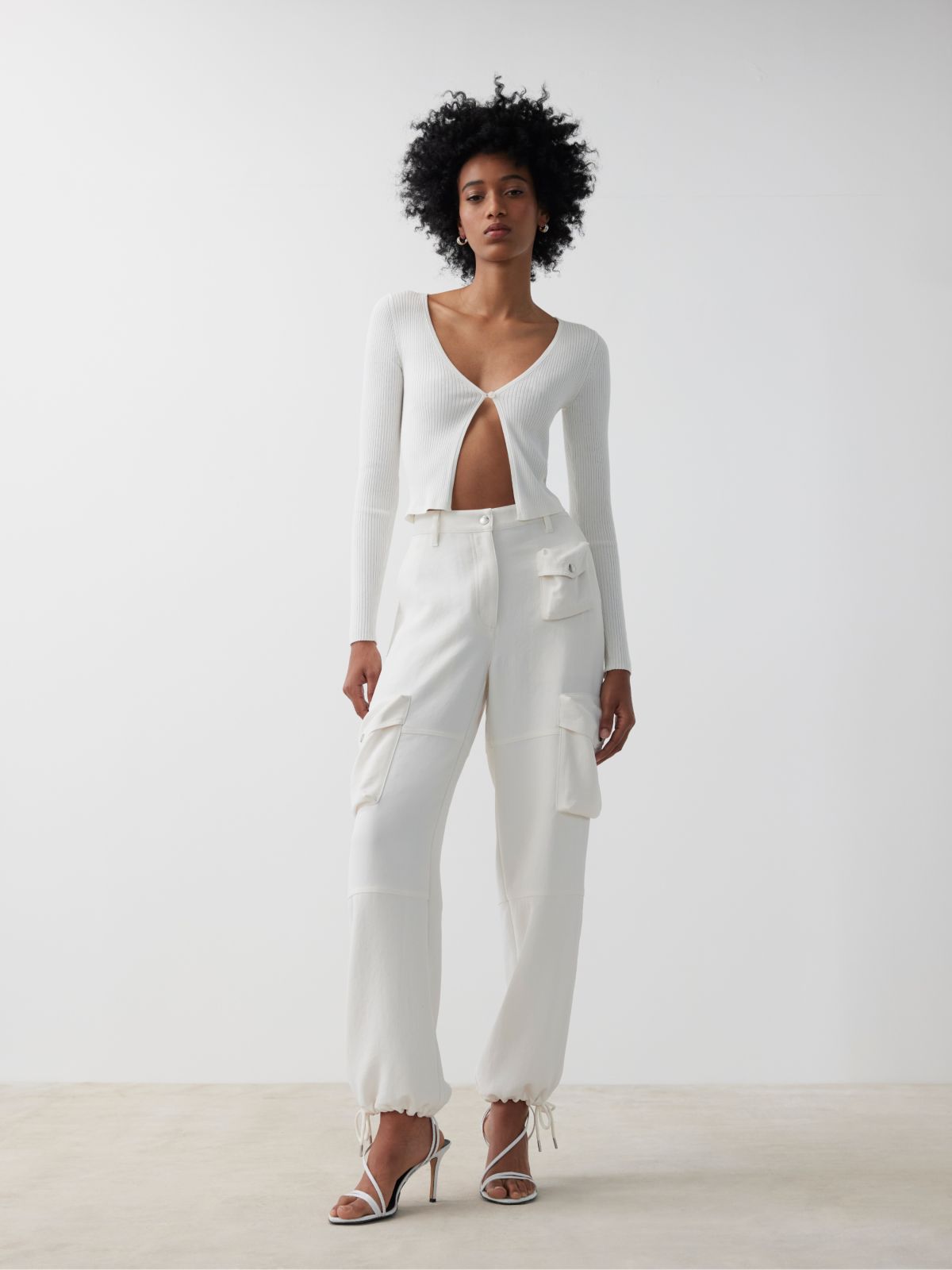 The spring sporty girl outfit every aritzia girl needs - white