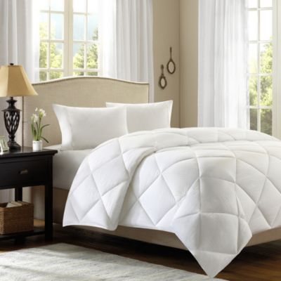 Down alternative comforters