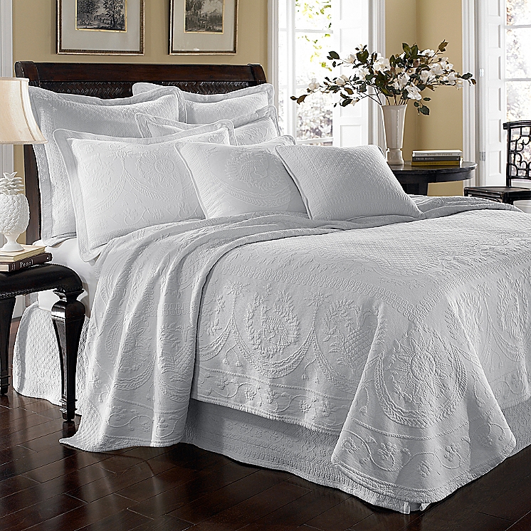 Buying Guide To Quilts Coverlets Bed Bath Beyond