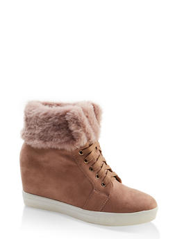 wedges with fur