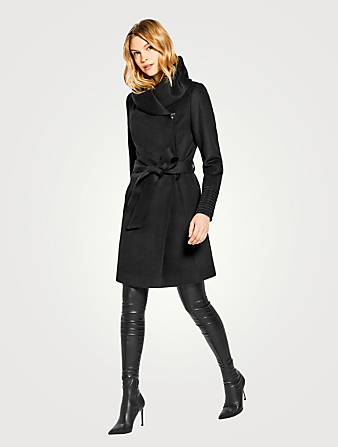 SENTALER Manteau enveloppant mi-long avec capuche en alpaga Femmes Noir