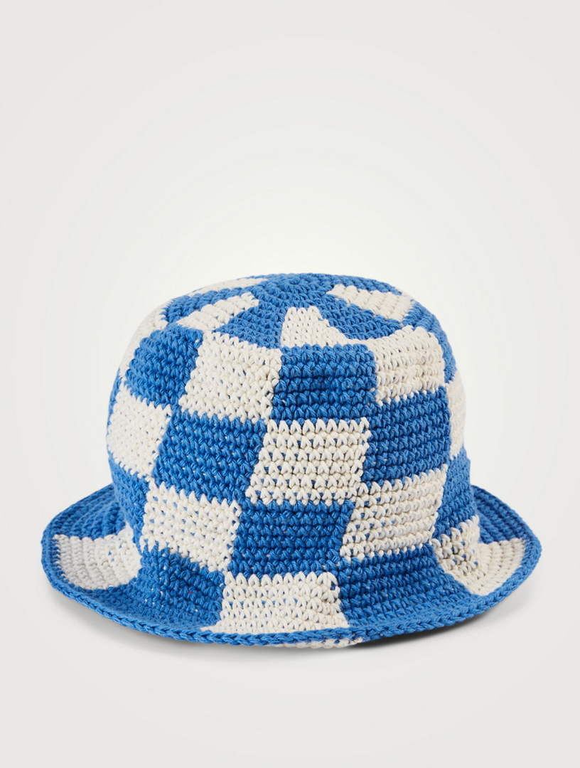 checkered bucket hat outfit