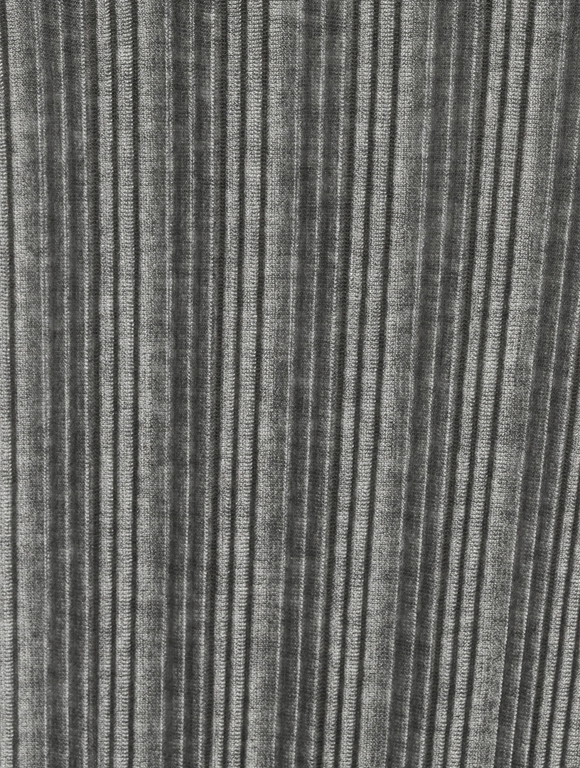 Rib Pleats Basics Turtleneck Top