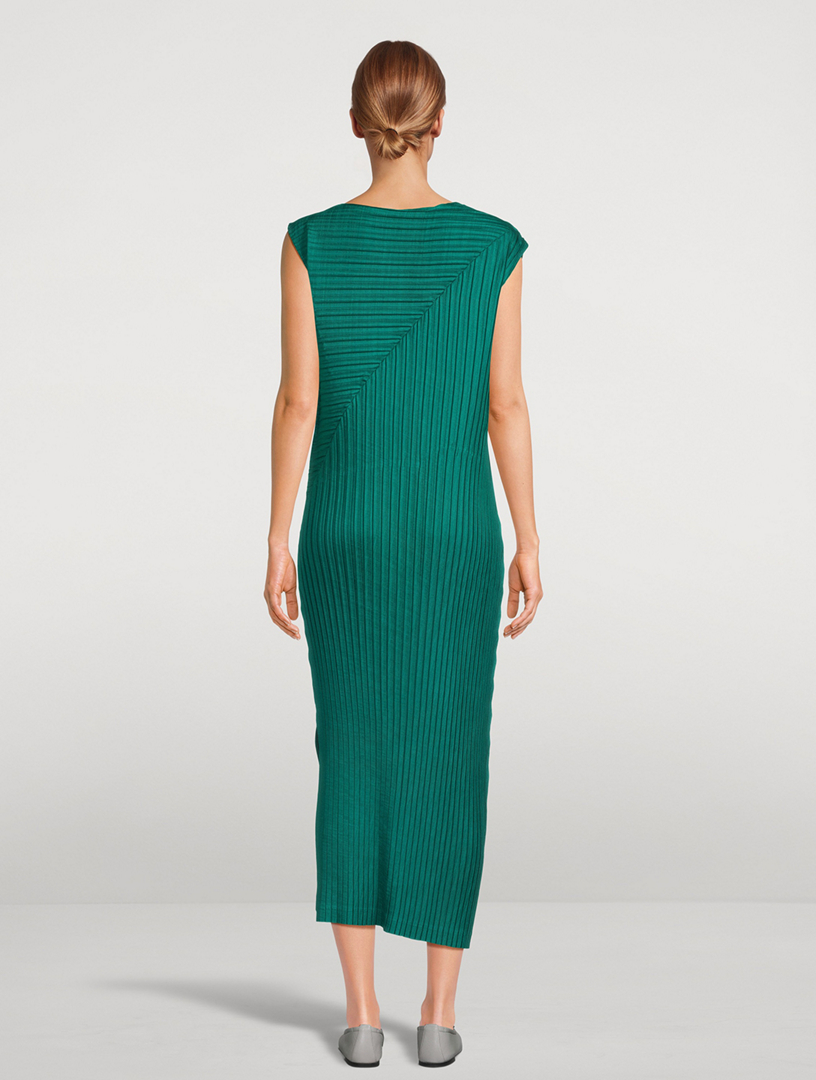 ISSEY MIYAKE Angled Pleats Midi Dress | Holt Renfrew