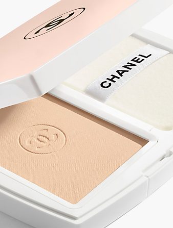 CHANEL Brightening Compact Foundation - Long-Lasting Radiance - Protection - Thermal Comfort  Neutral