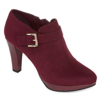 knee high kitten heel boots