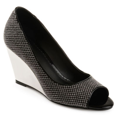 jcpenney black pumps