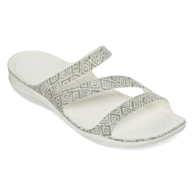 crocs bathroom slippers