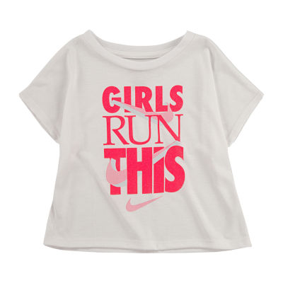 girls white nike shirt