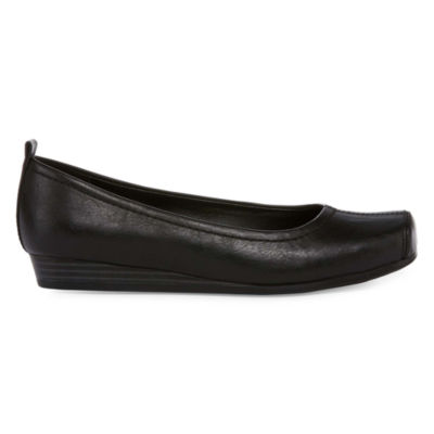 yuu imperial slip on flats