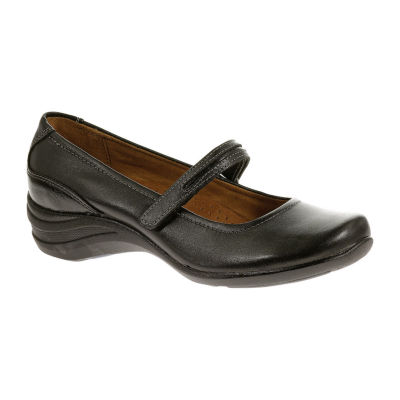 hush puppies wide width shoes