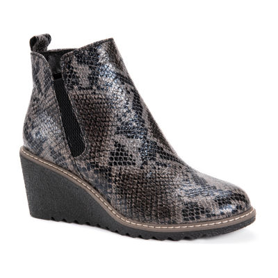 muk luks chelsea boots