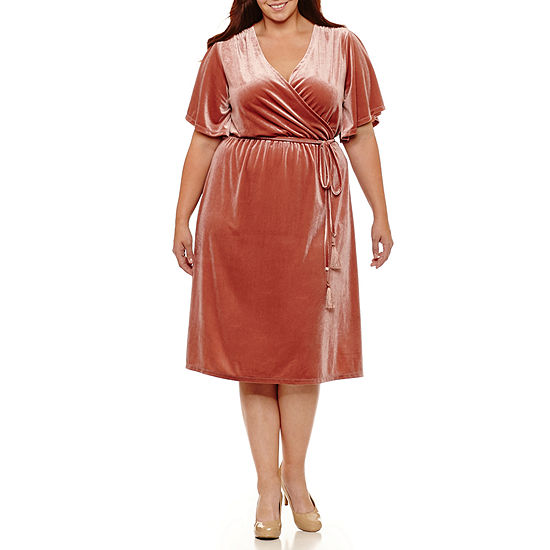 Boutique + Short Sleeve Velvet Wrap Dress - Plus