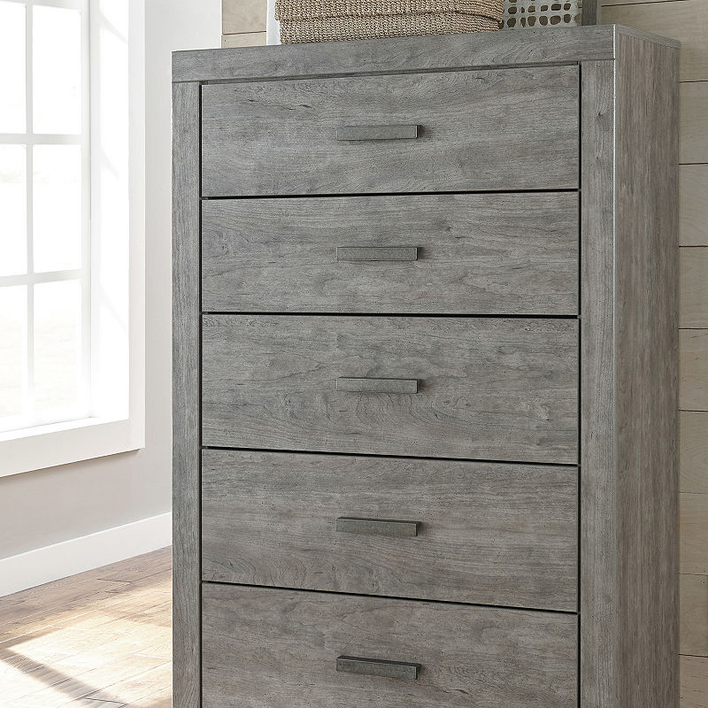 Signature Design by Ashley Culverbach 5 Drawer Chest