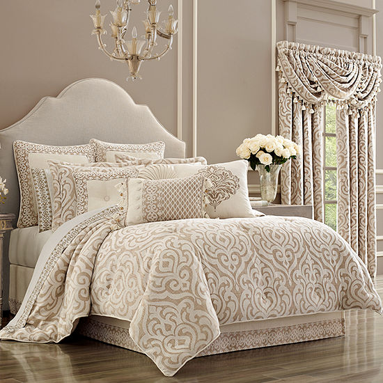 Queen Street Madrid 4 Pc Damask Scroll Heavyweight Comforter