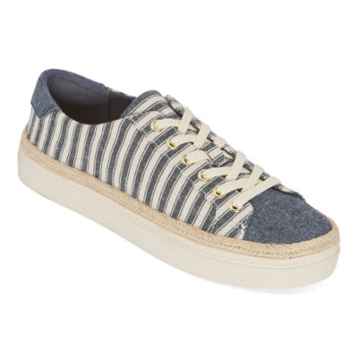 liz claiborne sneakers