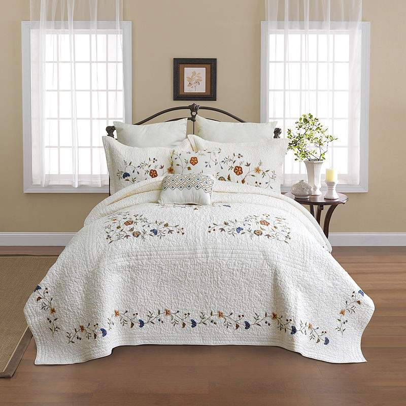 Nostalgia Home Alice Embroidered Bedspread, Queen, White