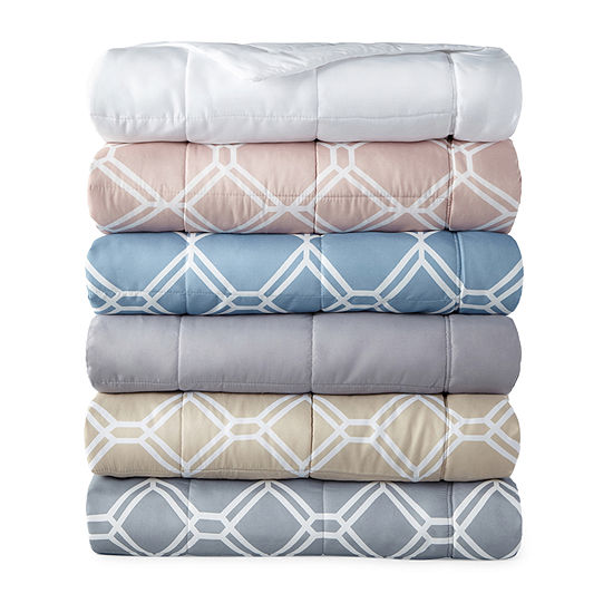down alternative blanket vs comforter