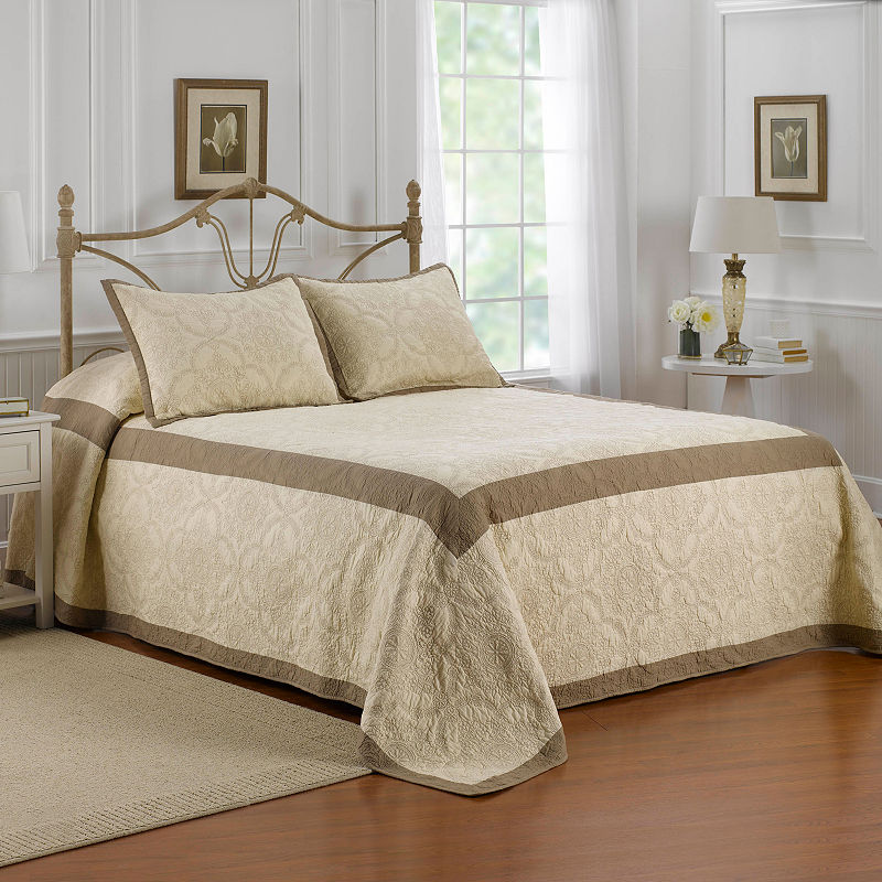 Nostalgia Granville Bedspread, King, White