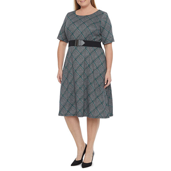 Studio 1 Plus Short Sleeve Plaid Midi Fit + Flare Dress