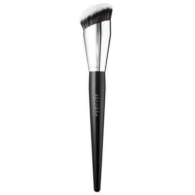 slanted makeup brush