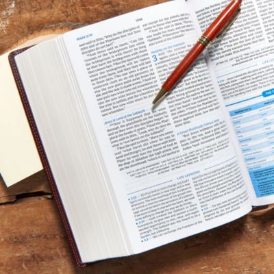 NKJV Charles F. Stanley Life Principles Bible, 2nd Edition, Leathersoft, Burgundy, Comfort Print