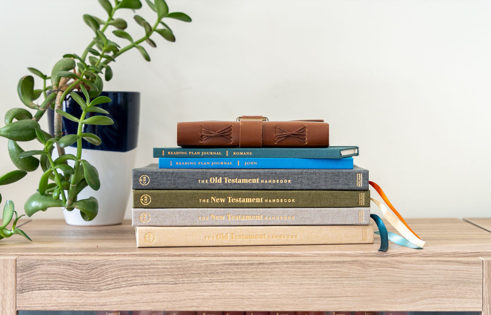 Old Testament and New Testament Handbooks: The Perfect Addition to Your Pastor's Library - Shop Now