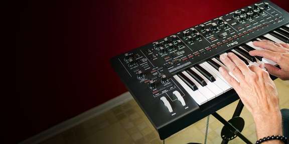 Moog Messenger