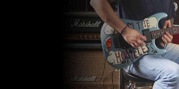 Fender® Tom Morello Arm the Homeless