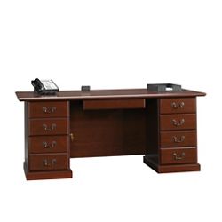 Heritage Hill Traditional Executive Desk -70"W