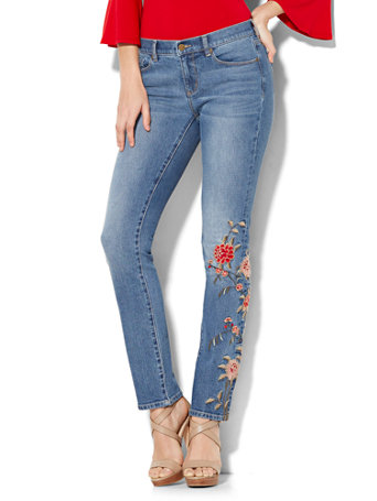 NY&C: Soho Jeans - Embroidered Straight Leg - Indigo
