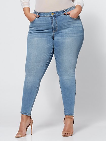 Plus Size Jeans and Denim for Women | Fashion To Figure