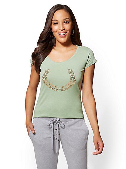 sequin laurel wreath graphic logo tee on sale at new york & comp