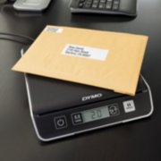 digital scale weighing envelope image number 3