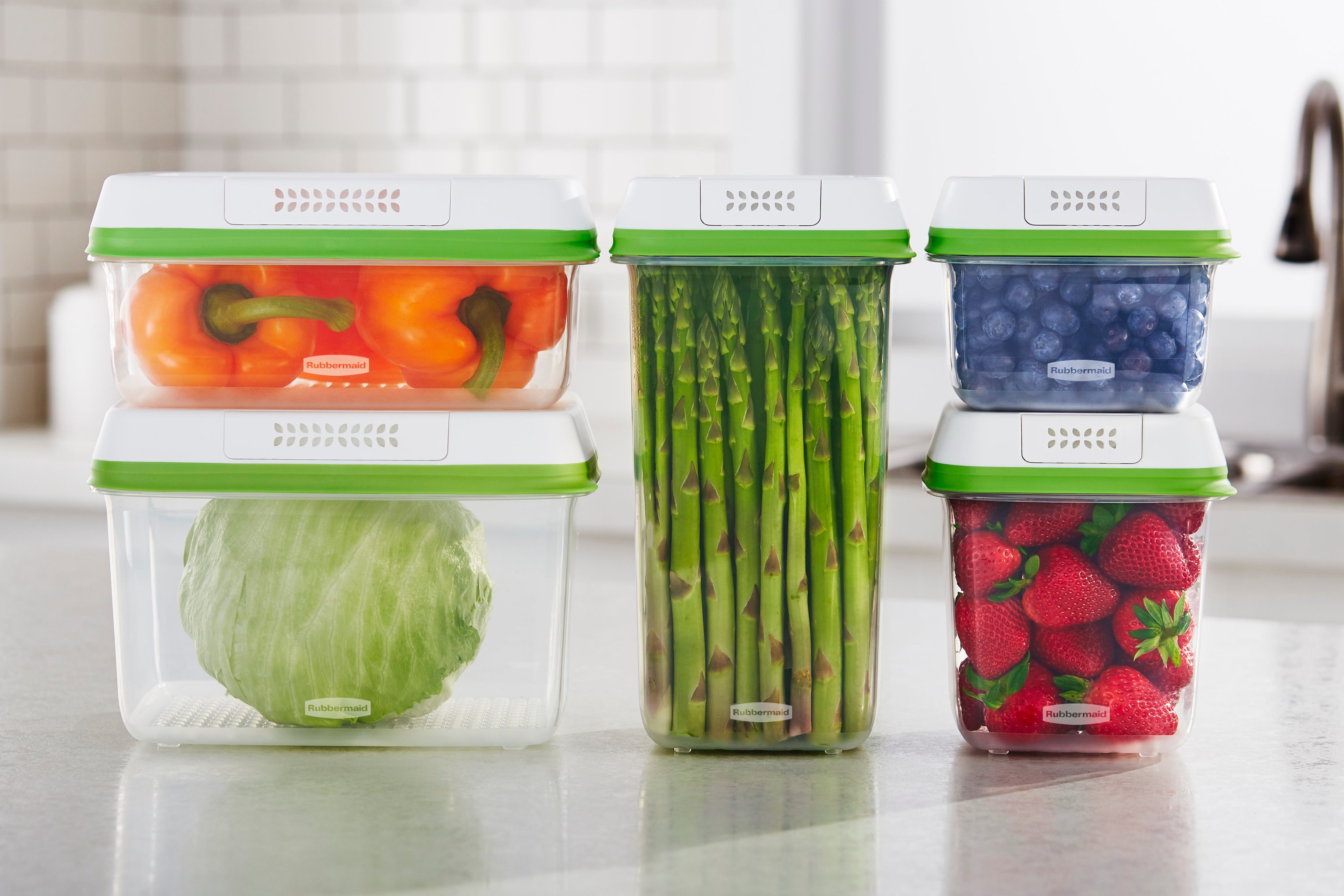 Rubbermaid® Freshworks® Large Green Produce Saver Container, 4.2 L - Pay  Less Super Markets