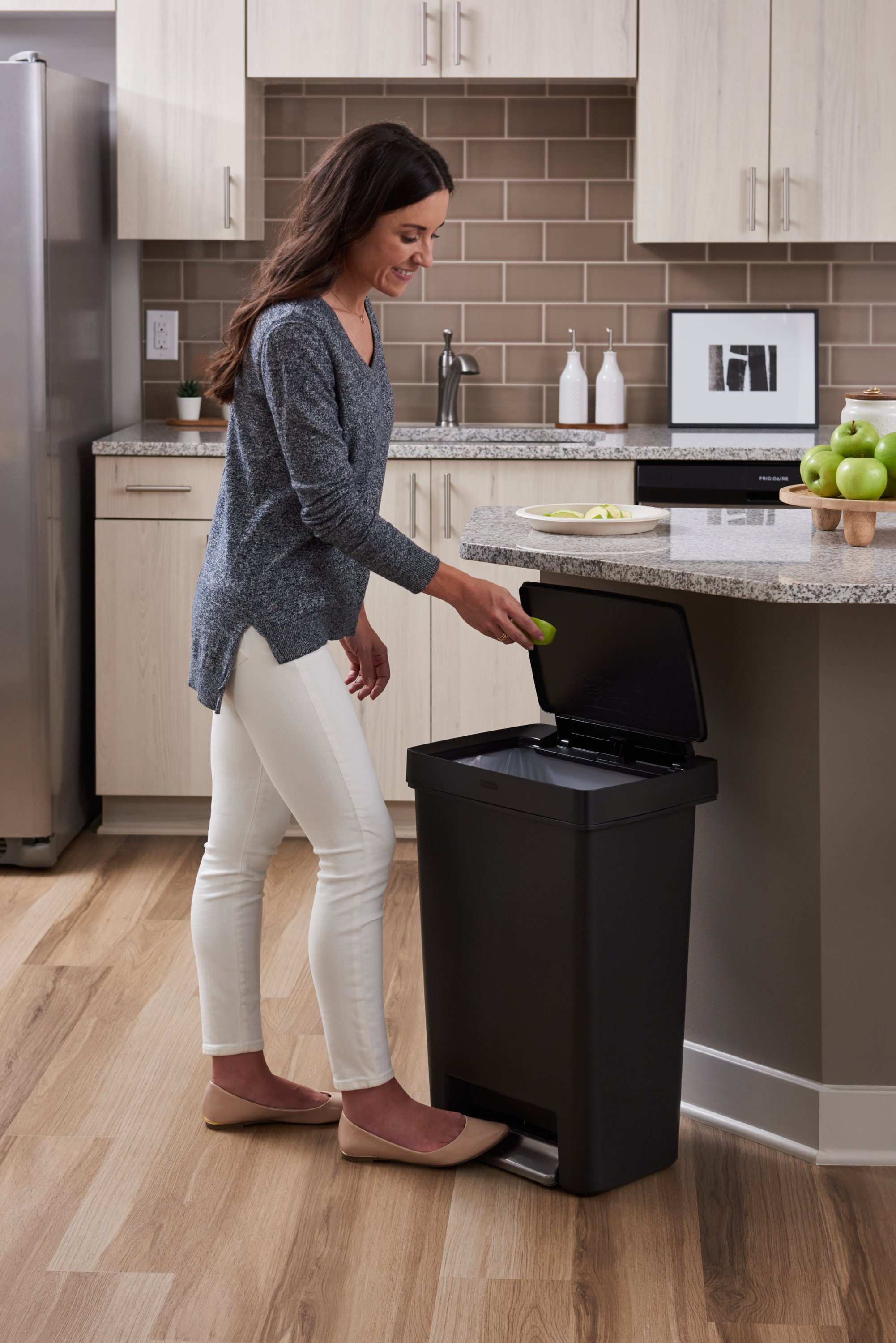 Rubbermaid 13-Gallons Charcoal Plastic Touchless Kitchen Trash Can