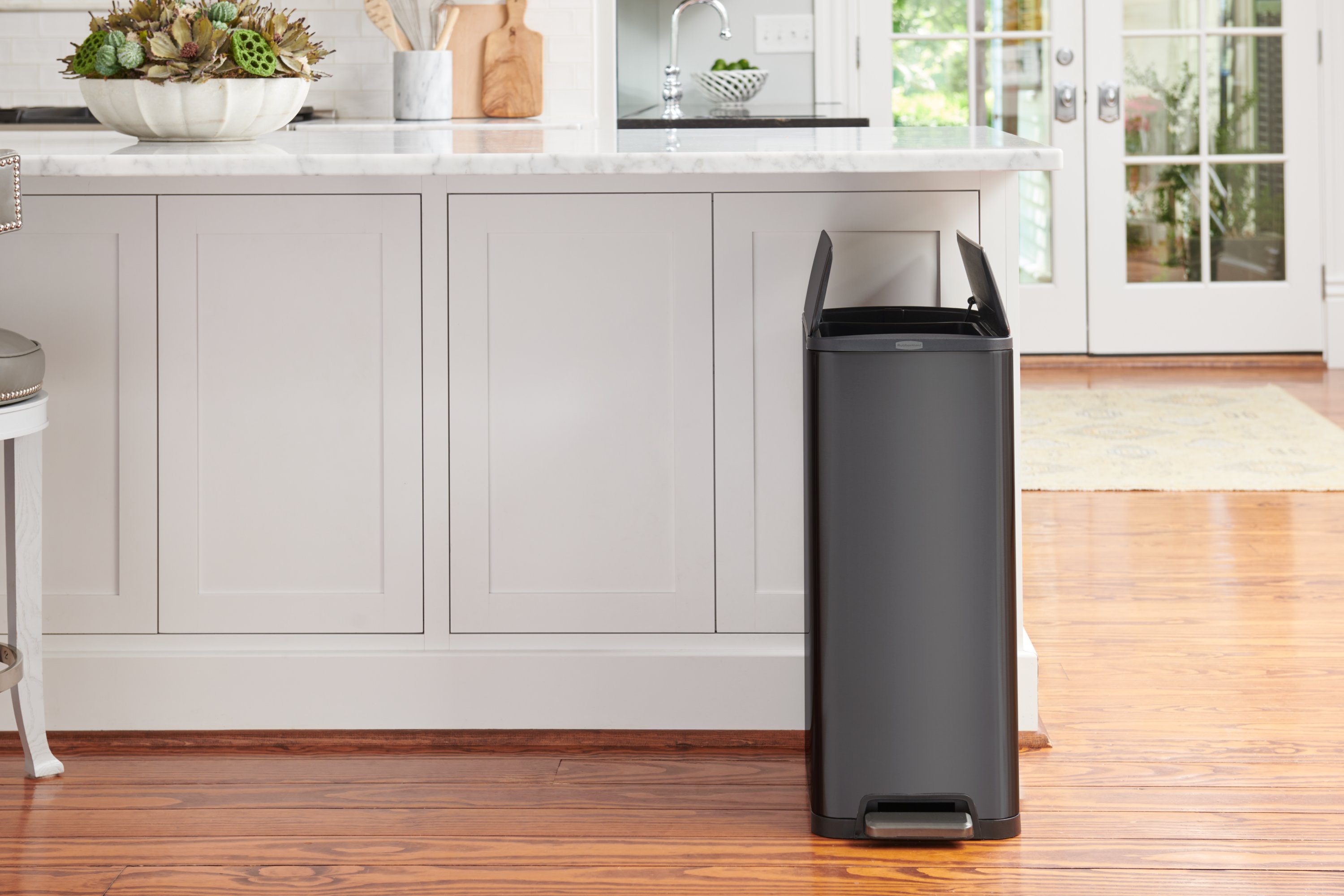 Elite™ Slim Step-On Trash Can | Rubbermaid