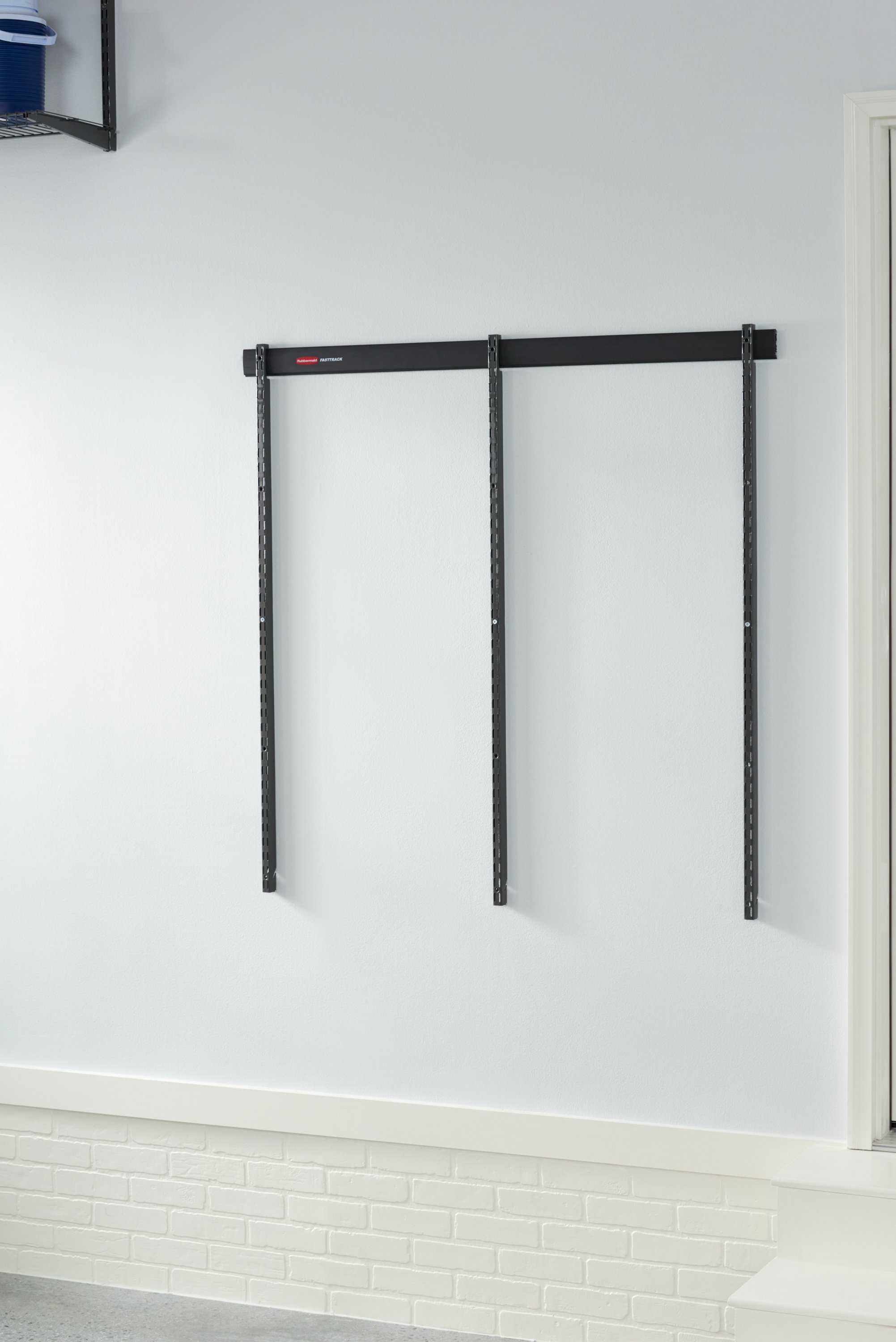 Rubbermaid Fast Track 48 inch Steel Horizontal Wall Mounted