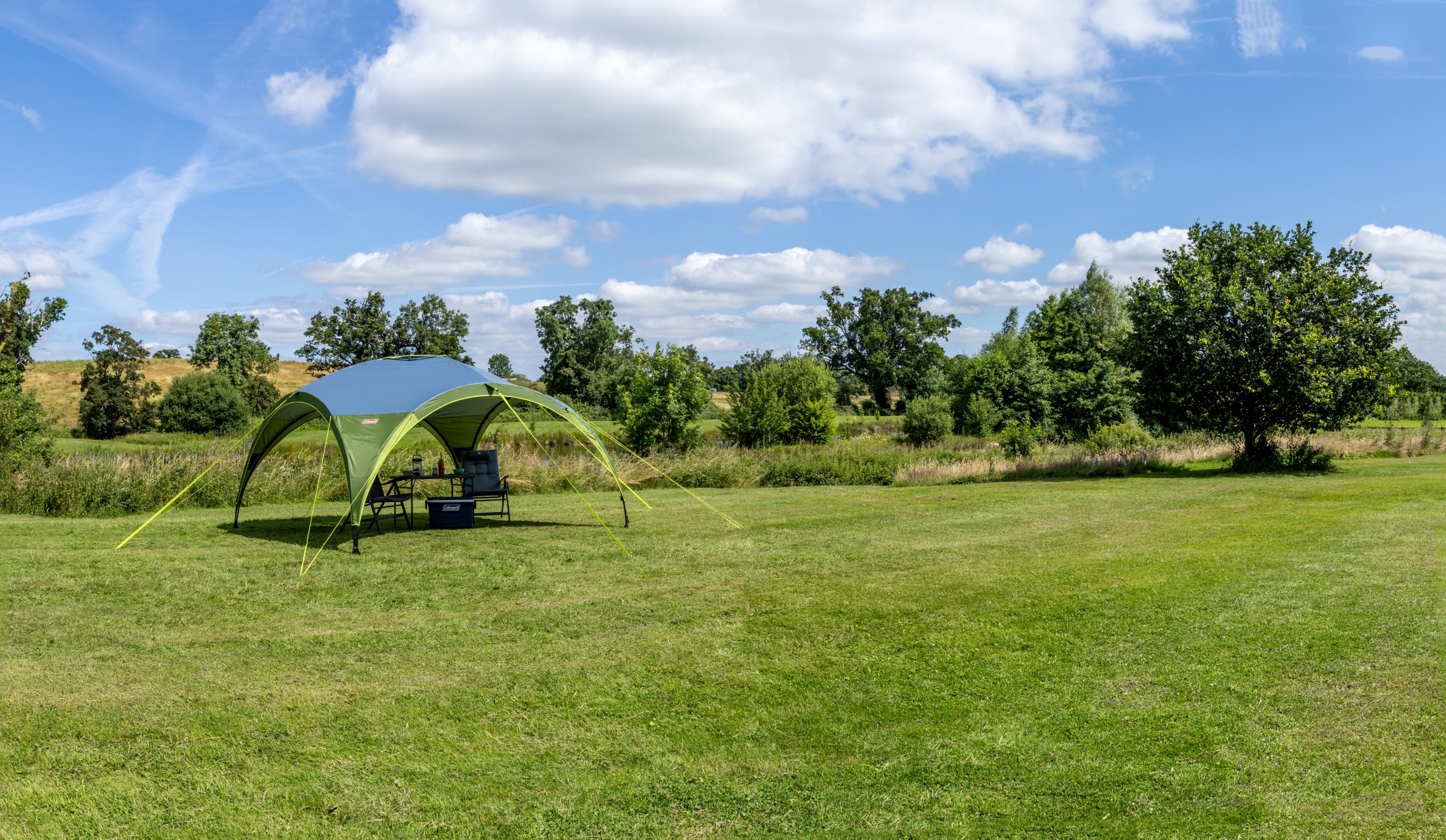 Urban escape shop event shelter