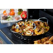 barbecue grill cooking paella image number 3