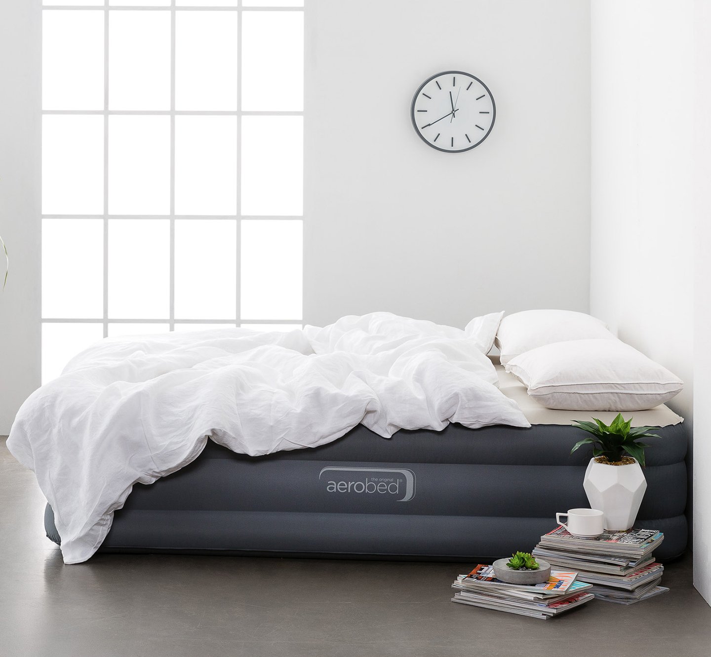 https://s7d9.scene7.com/is/image/NewellRubbermaid/aerobed_od1_home-page_50-50-solid_airbeds_desktop?fmt=jpeg