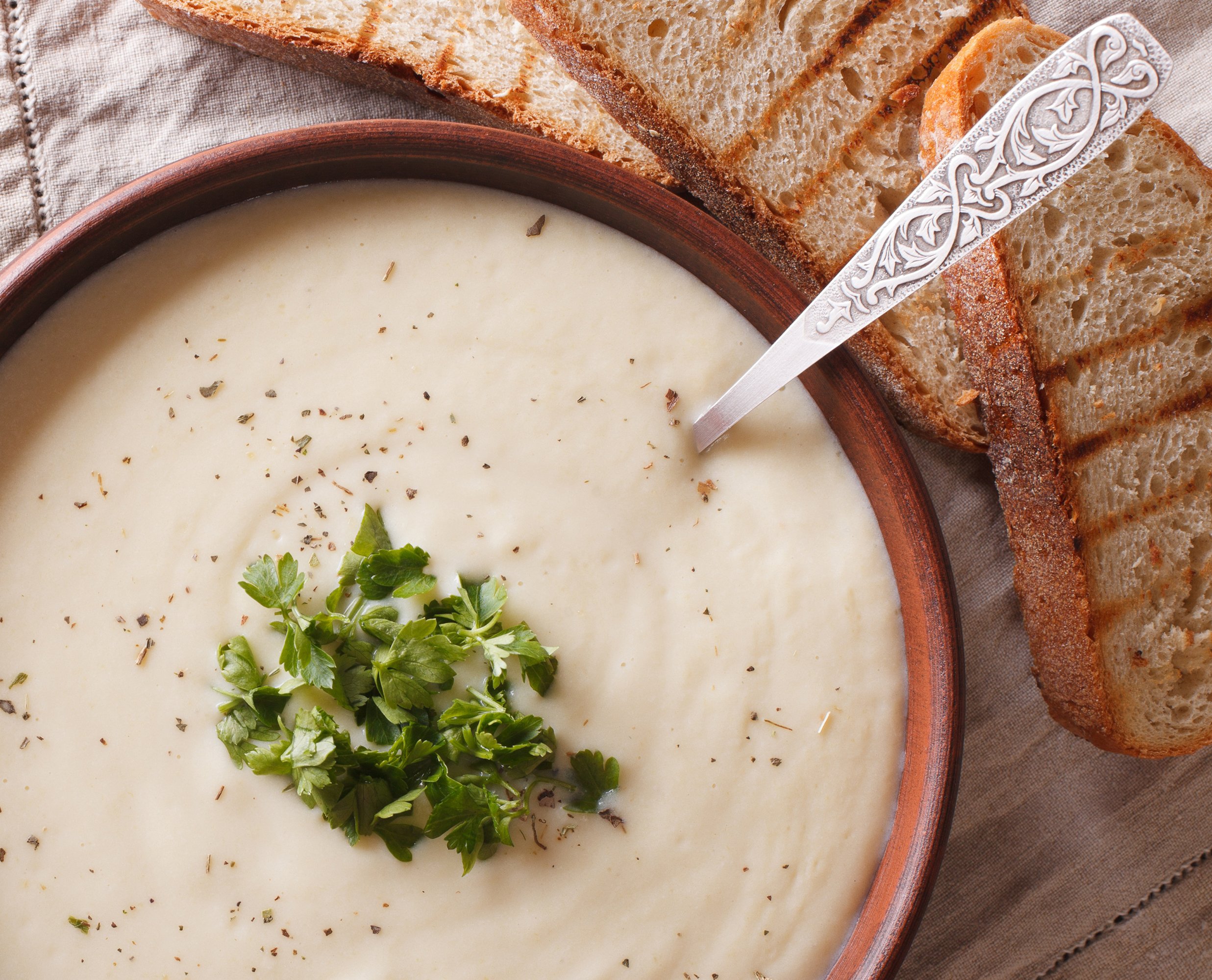 Creamy Cauliflower Bisque Slow Cooker Recipe