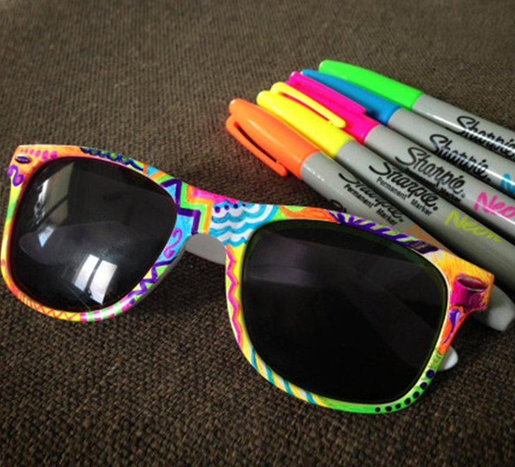 Assorted Sharpie neon markers