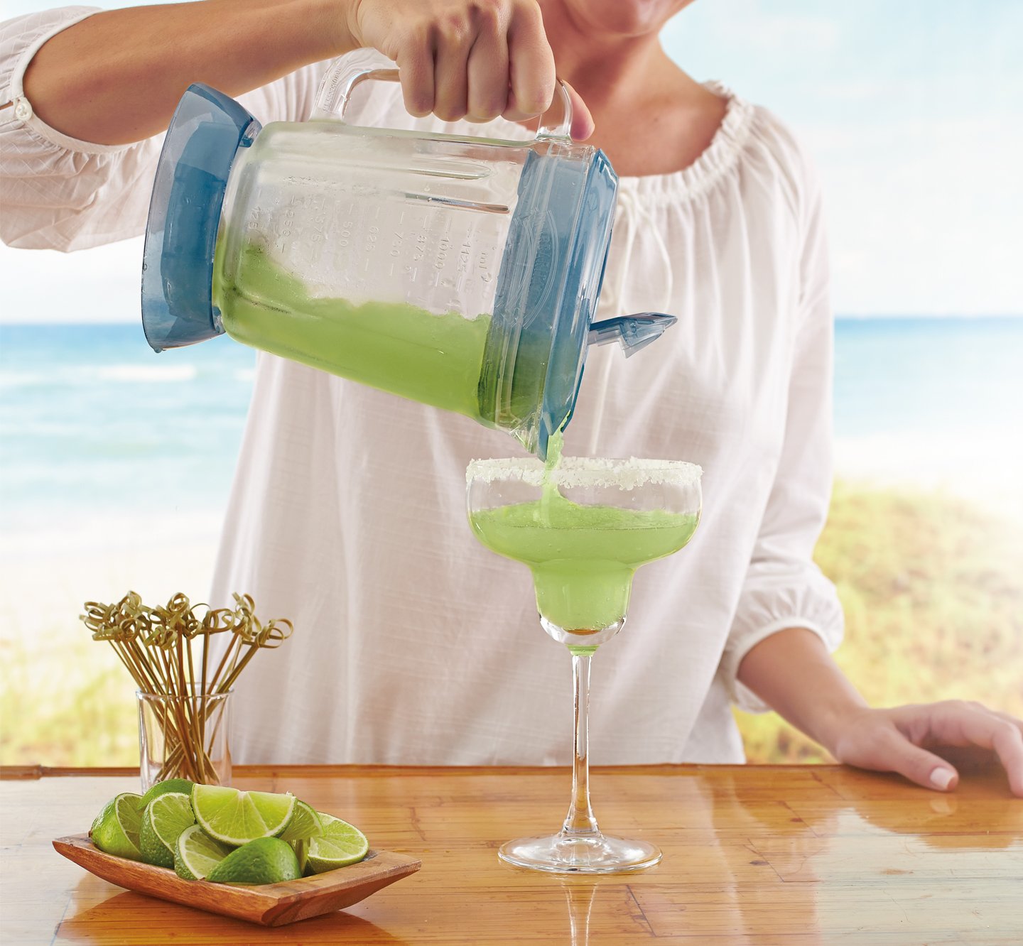 https://s7d9.scene7.com/is/image/NewellRubbermaid/margaritaville_od1_key-west-lp_50-50-solid_03_desktop?fmt=jpeg