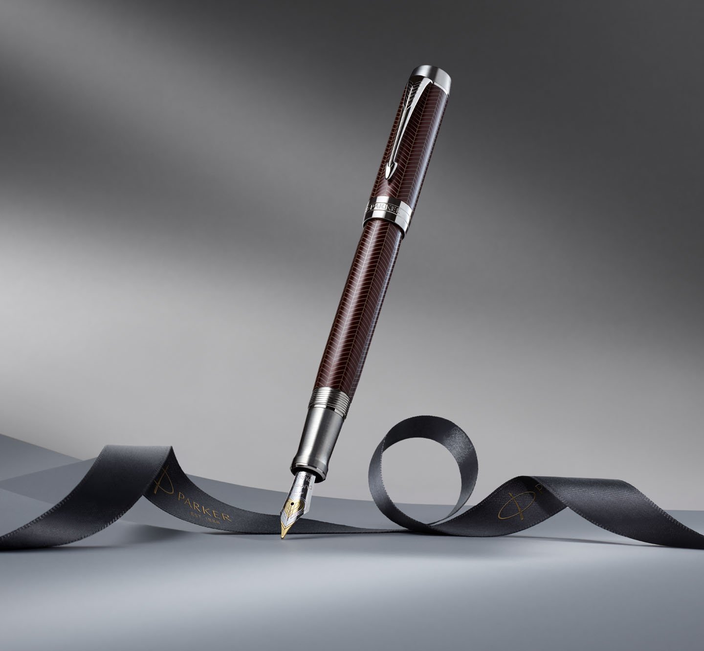 A fountain tip pen